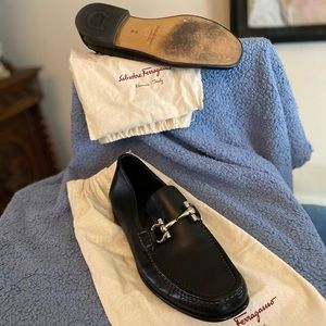 Ferragamo mens loafer size 7 D. Worn only twice. Nonsmoking home.
